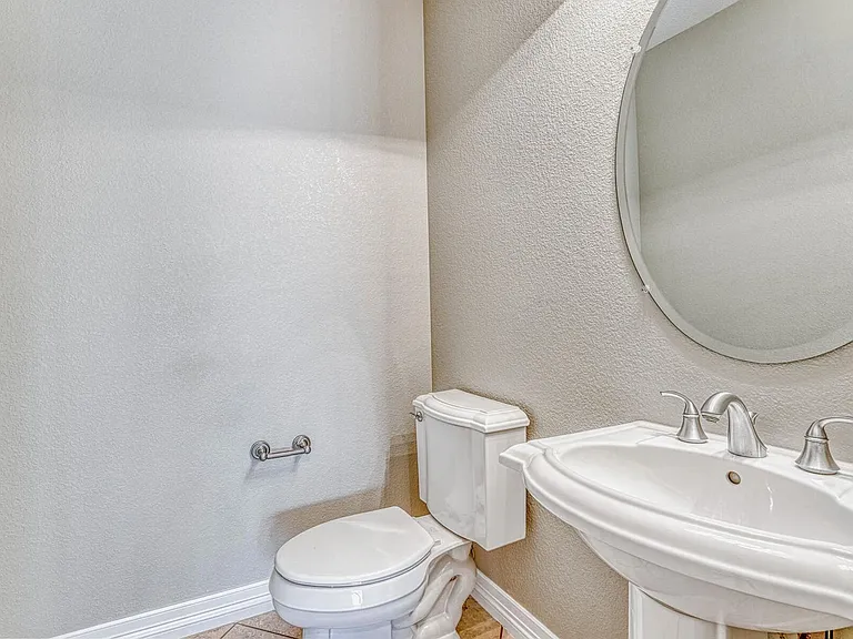 9611 Sunset Hill Dr — Photo 22