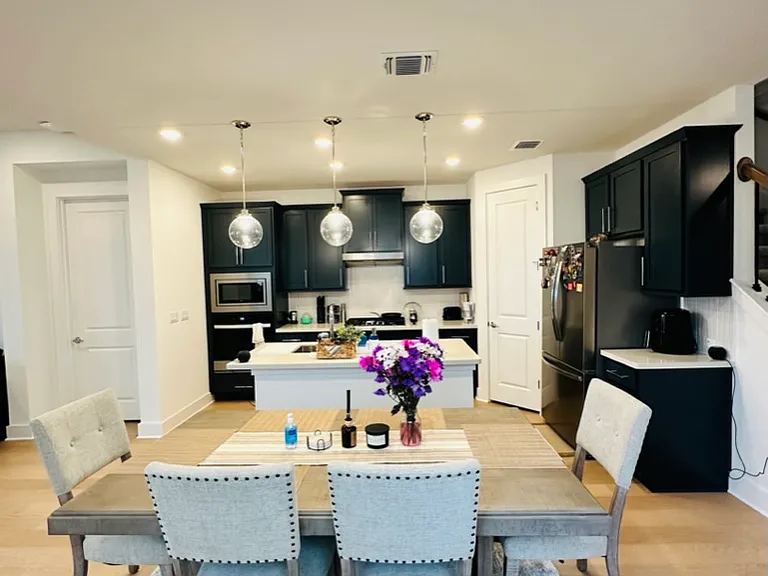 7103 Ezra Brooks Bnd — Photo 8