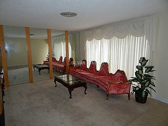 2nd image of 6421 Ironbark Ln