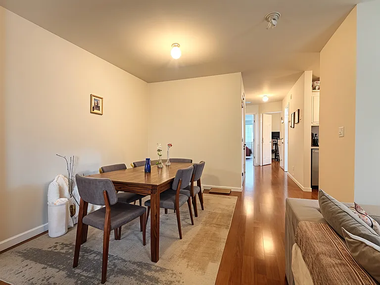 77 Leeward Ct — Photo 4