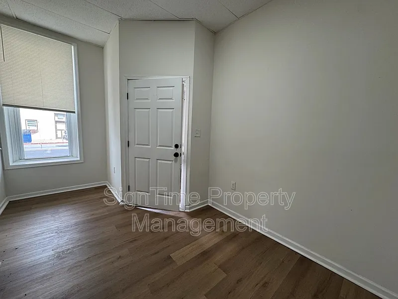 1 bed, 1.0 bath, 700 sqft, $1,095 — Photo 2