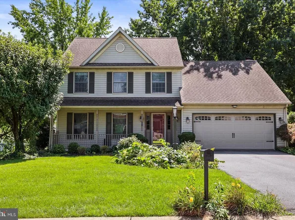 2022 Walfield Dr, Lancaster, PA 17601