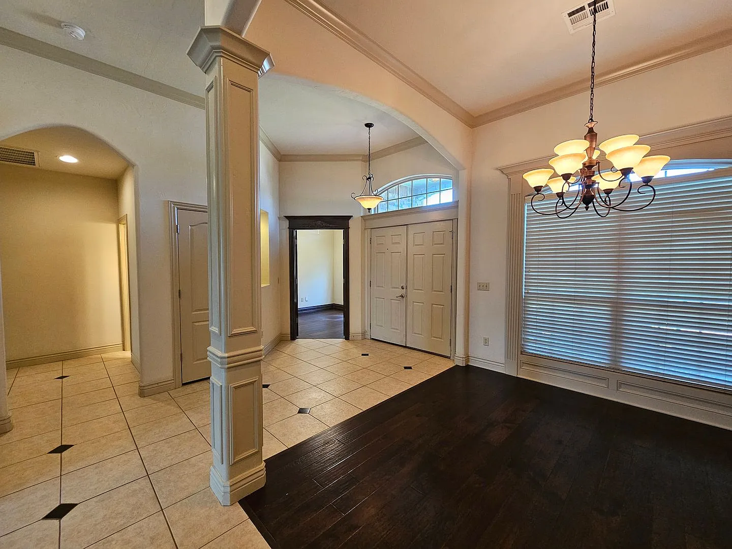 Over 2300 Sqft in Summit Lakes! (3) Bed, (2.5) Bath w/ Storm Shelter! — Photo 2