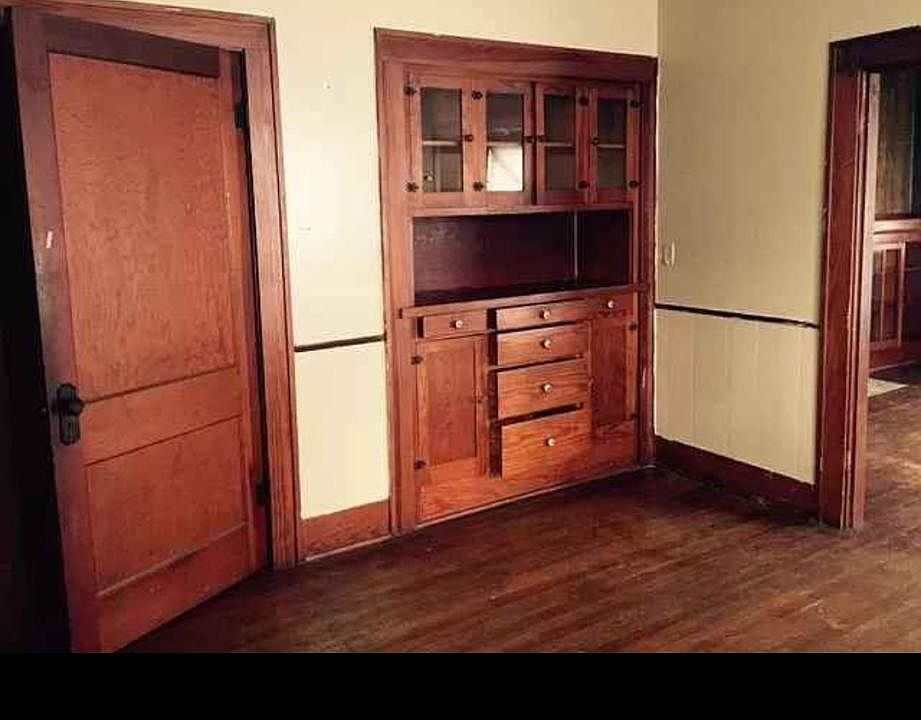 Building Photo 4