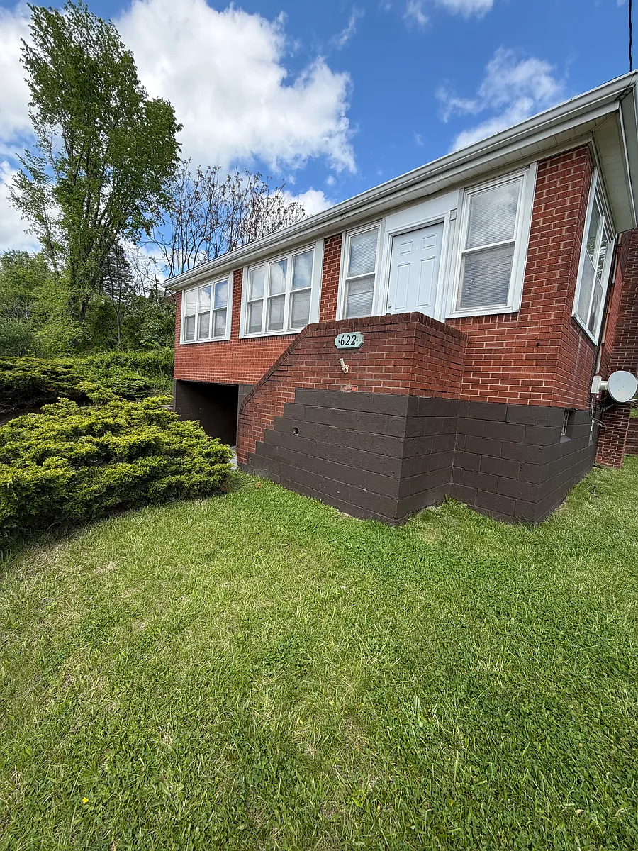 Building Photo - 622 E Pittsburgh McKeesport Blvd