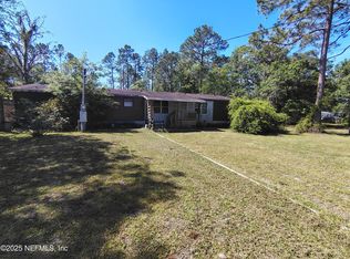 107 Peebles Rd, Interlachen, FL 32148