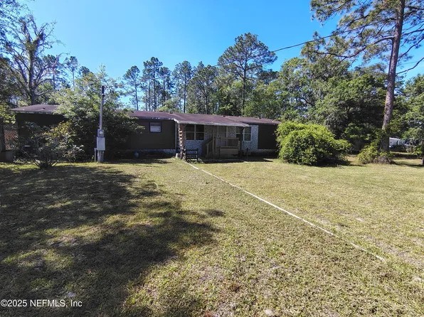 107 PEEBLES Road, Interlachen, FL 32148