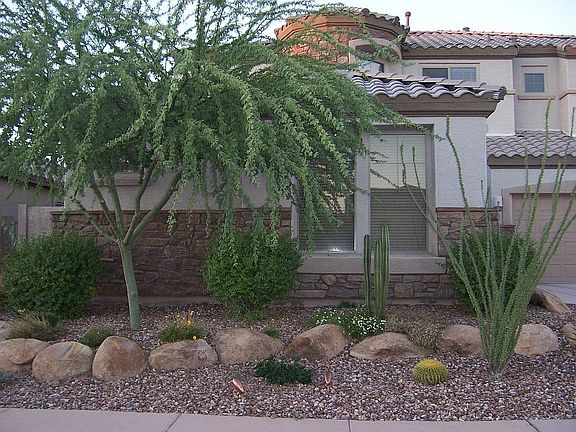 Boulder wall landscapting