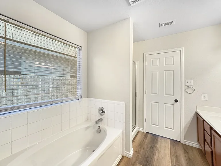 6910 Hallie Spirit — Photo 27