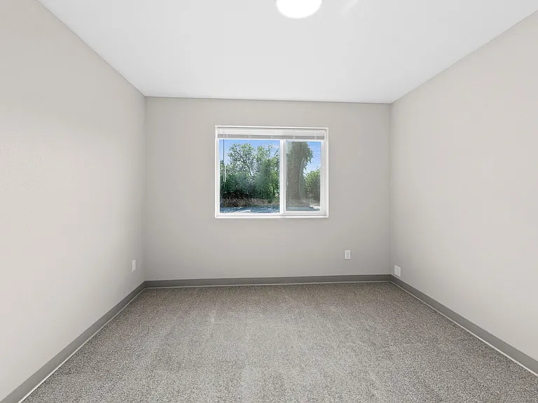 1703 N Selkirk Rd — Photo 17