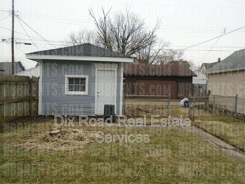 2 bed, 1.0 bath, 924 sqft, $1,050 — Photo 4