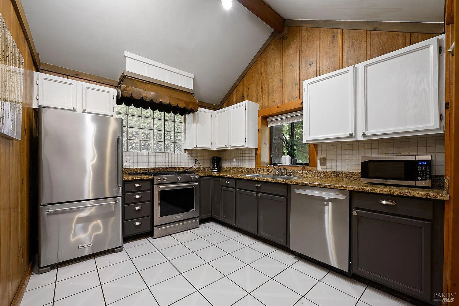 17350 Riverside Drive - Photo 8