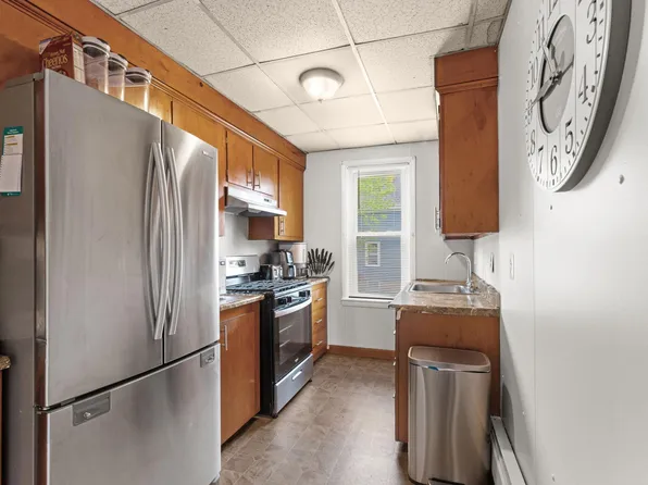 418 Anthony St #1, Fall River, MA 02721