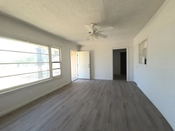 2005 61st St, Lubbock, TX 79412