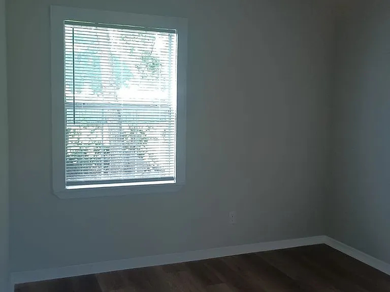 9026 Lake Forest Blvd — Photo 7