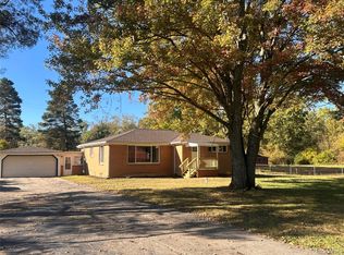 305 Angle Rd, Lapeer, MI 48446