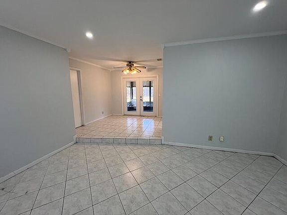 5th image of 414 Las Palmas Street