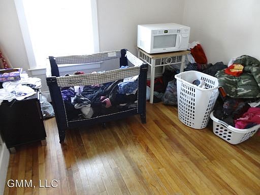 2nd image of 110 Maple St #2