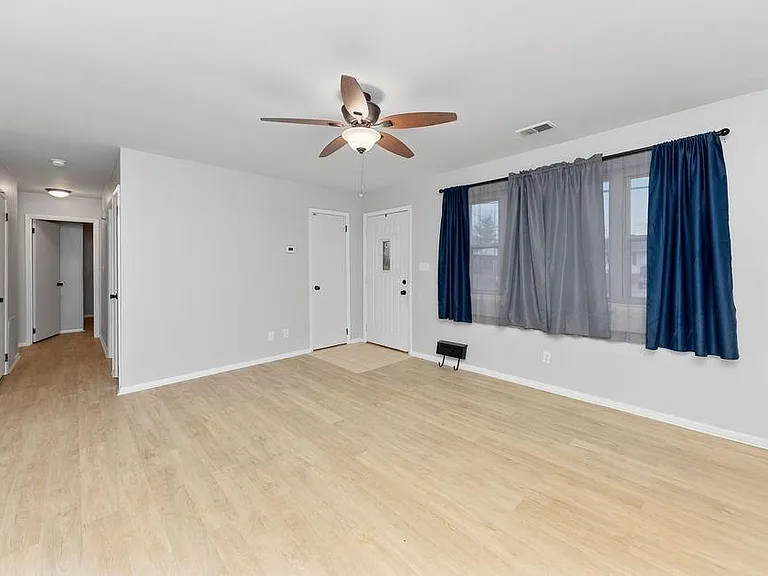 11 Lawndale Ave — Photo 5