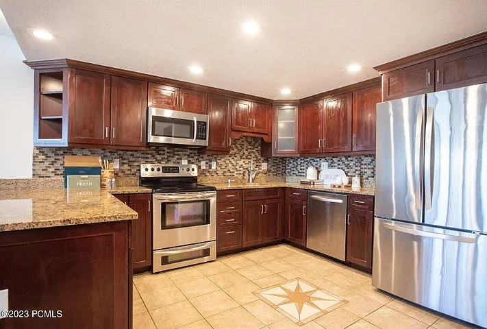 3 bed, 1364 sqft, $850 — Photo 4