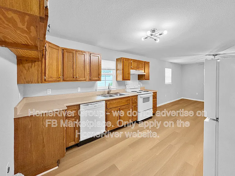 817 Henderson Ave — Photo 5