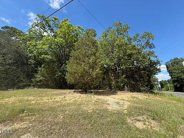 2nd image of 2028 Mount Willing Rd