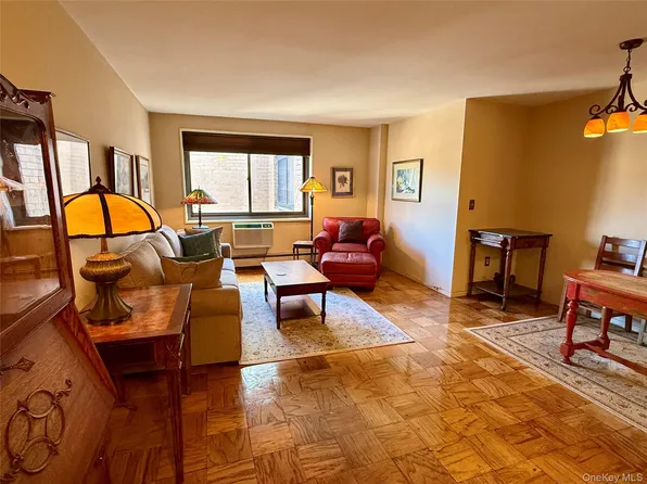 100 E Hartsdale Avenue #7RE, Hartsdale, NY 10530