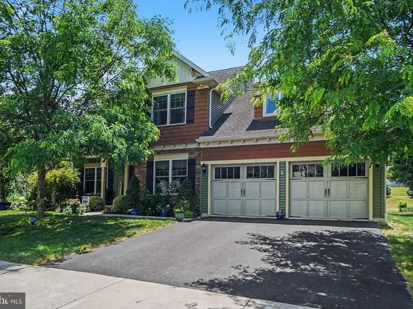 14 Finch Dr, Lebanon, PA 17042