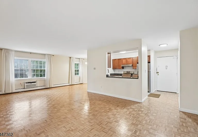 135-167 S Maple Ave #143-B — Photo 6