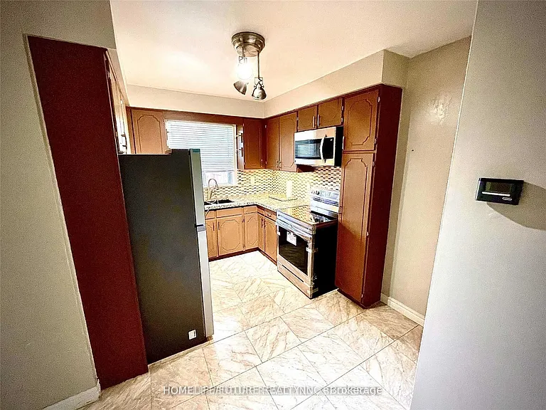 267 Baldwin St — Photo 3