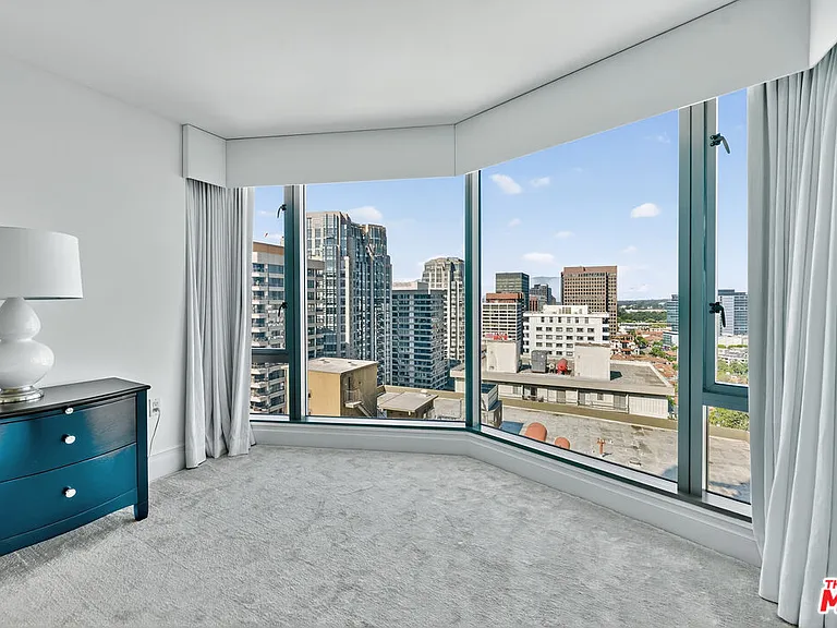 10727 Wilshire Blvd #1802 — Photo 15