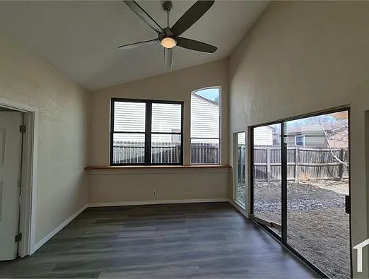 4018 Sunrise Cove Dr — Photo 29
