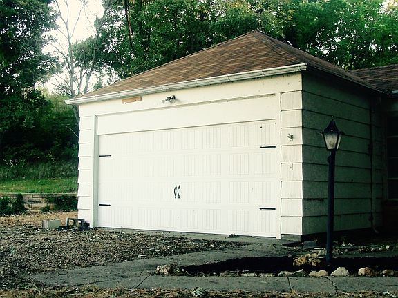 Detached Garage