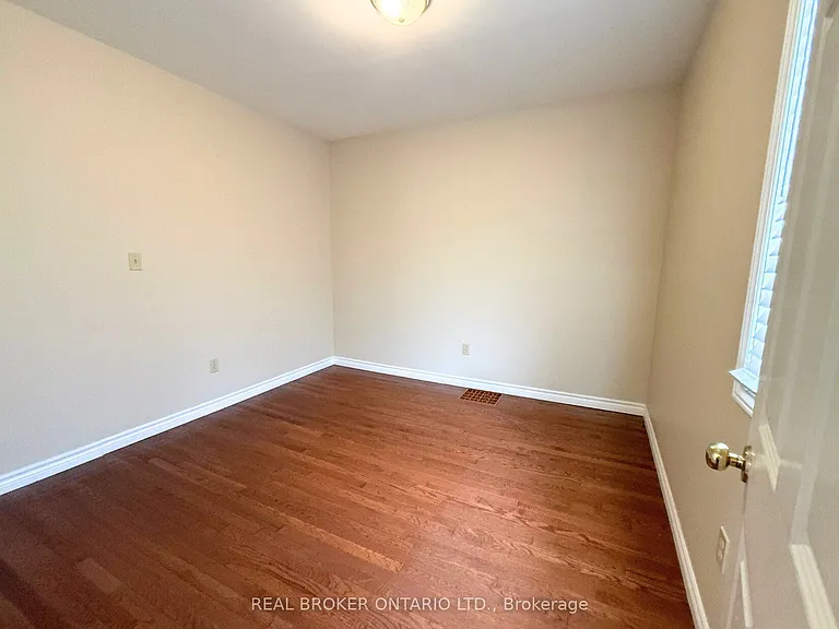 315 E 22nd St #MAIN — Photo 12