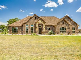 120 Spring Meadow Dr, Springtown, TX 76082