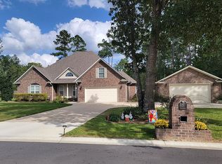 4 Sugarpine Ln, Wedgefield, SC 29168