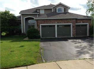 1119 Heavens Gate, Lake In The Hills, IL 60156