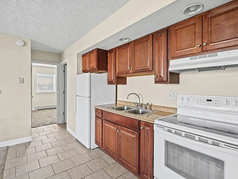 321 Riley Dr — Photo 11