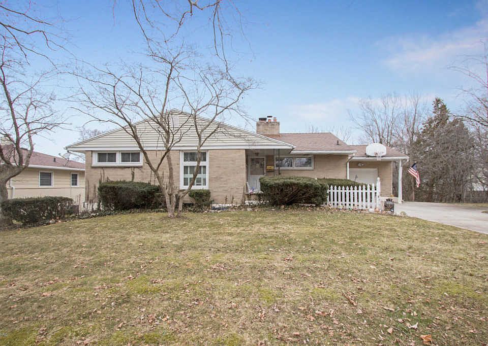 1st image of 2459 Beechwood Dr SE