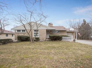 2459 Beechwood Dr SE, East Grand Rapids, MI 49506