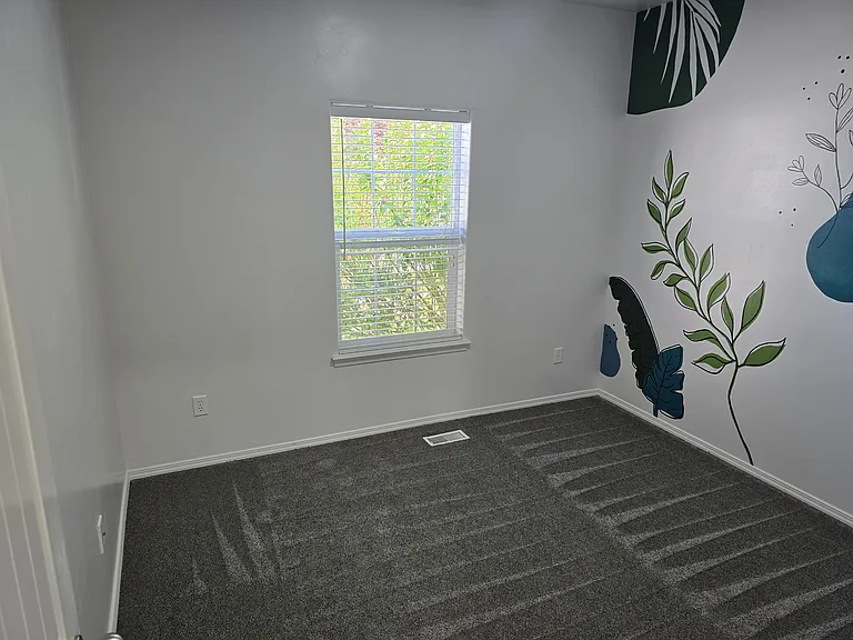 1643 Vista Dr — Photo 12