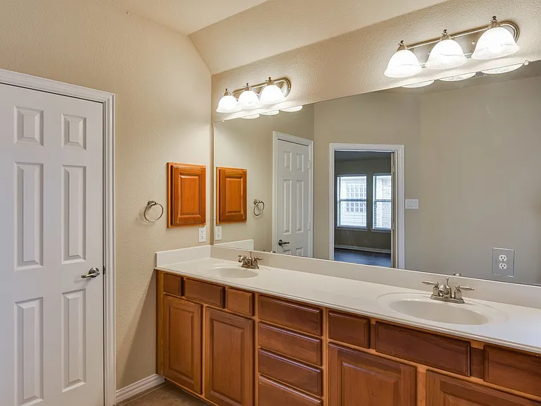1707 Coronado St — Photo 17