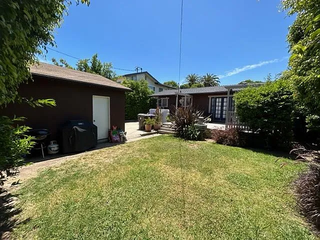 368 Gladys Ave — Photo 22