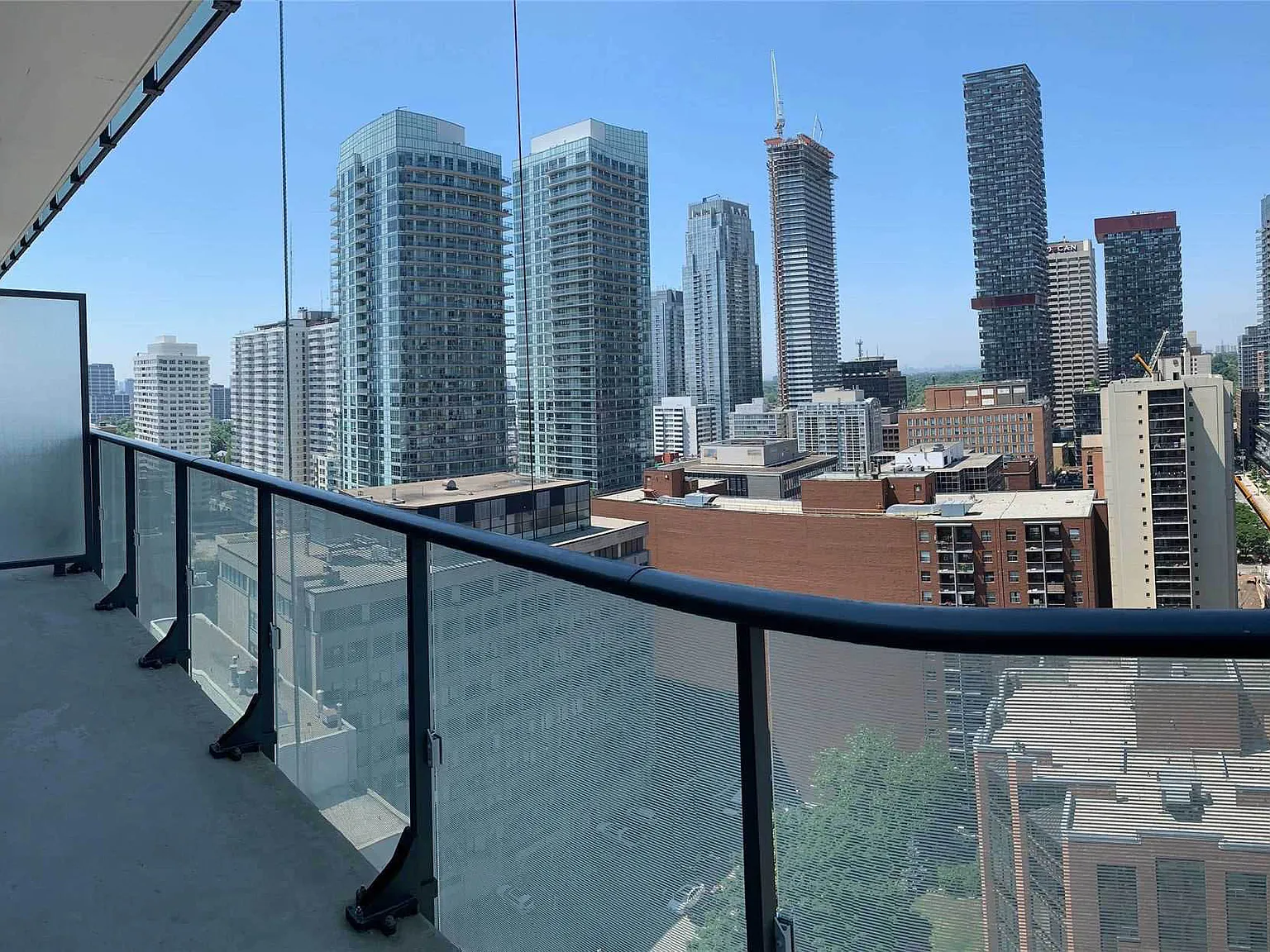 161 Roehampton Avenue Toronto — Photo 3