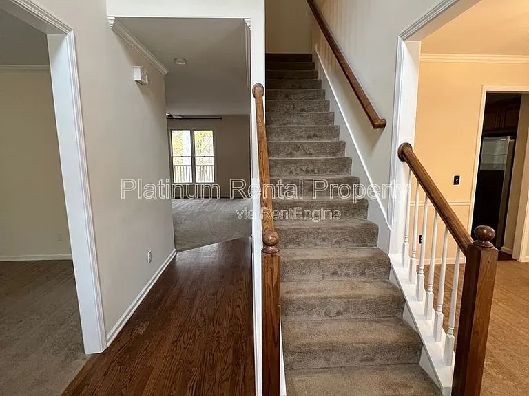 7115 Red Fox Ln — Photo 3