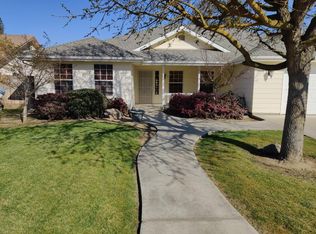 2606 12th Ave, Kingsburg, CA 93631