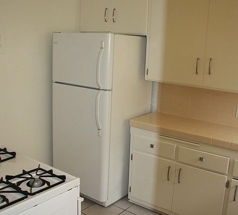 3rd image of 845 14th St APT 8