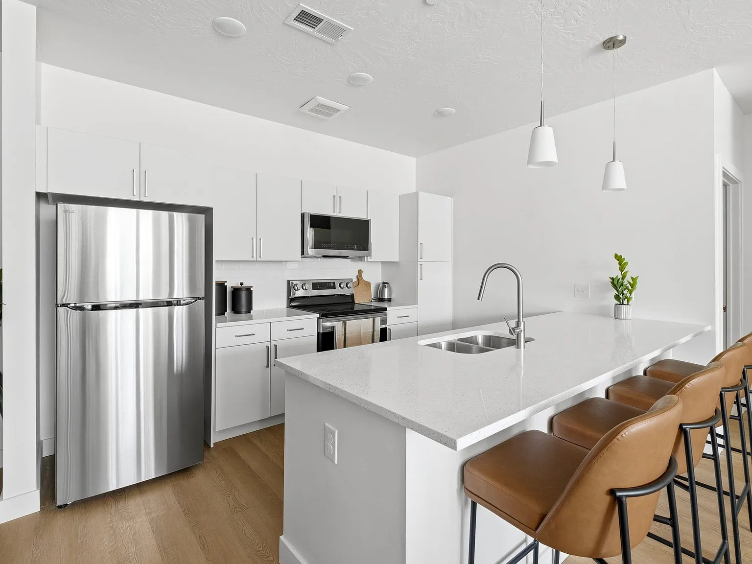 The Henley Apartments — Photo 2