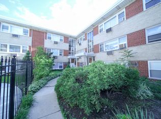 6357 W Addison St #2F-SW, Chicago, IL 60634