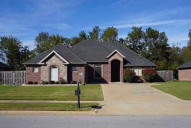 1st image of 2522 W Vanike Dr
